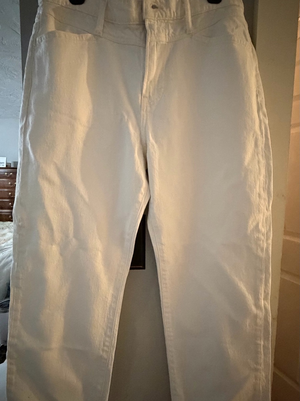 Lucky Brand white cropped/raw-hem jeans, size 8/29